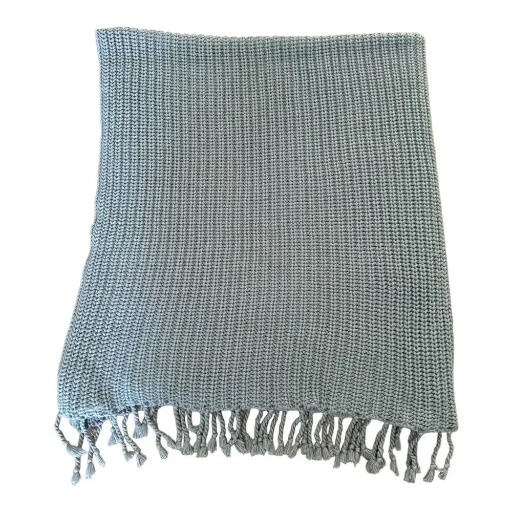 Pottery Barn Chunky knit blanket with tassels in gray size 60” x 50